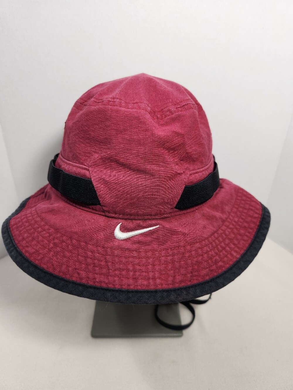 Nike Dri-FIT Wide Brim Unisex Small Bucket Hat Maroon/Black with Chin Strap